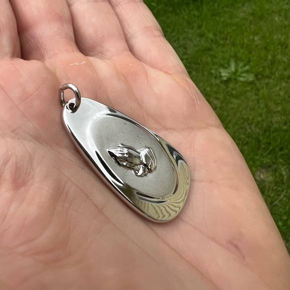 Vintage Sarah Coventry Silver-tone Serenity Prayer Pendant - Picture 11 of 14